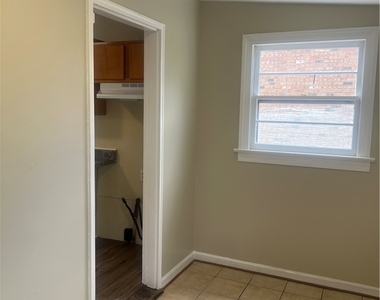 809 Fort Henry Street - Photo Thumbnail 9
