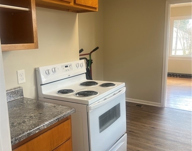 809 Fort Henry Street - Photo Thumbnail 7