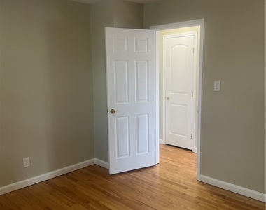 809 Fort Henry Street - Photo Thumbnail 12