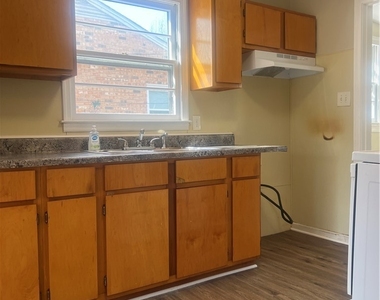 809 Fort Henry Street - Photo Thumbnail 6