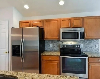 9918 Horse Creek Road - Photo Thumbnail 3