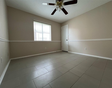 2134 Collingsfield Drive - Photo Thumbnail 12