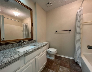 2134 Collingsfield Drive - Photo Thumbnail 13