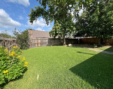 2134 Collingsfield Drive - Photo Thumbnail 14
