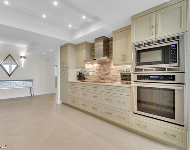 7515 Pelican Bay Boulevard - Photo Thumbnail 7