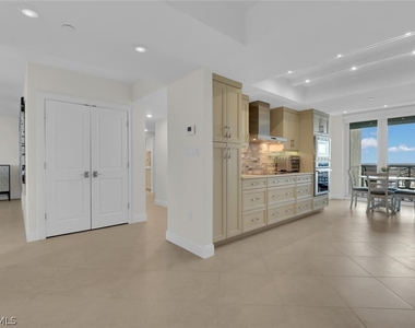7515 Pelican Bay Boulevard - Photo Thumbnail 9