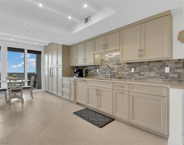 7515 Pelican Bay Boulevard - Photo Thumbnail 8