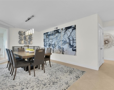 7515 Pelican Bay Boulevard - Photo Thumbnail 5