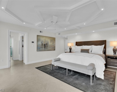 7515 Pelican Bay Boulevard - Photo Thumbnail 17