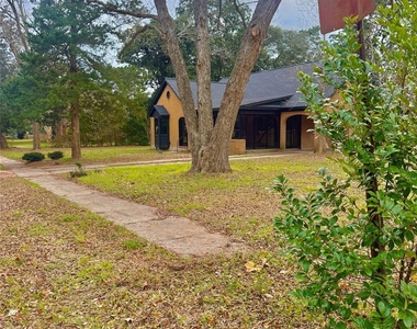 300 Dunnam Avenue - Photo Thumbnail 1