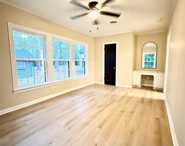 300 Dunnam Avenue - Photo Thumbnail 24