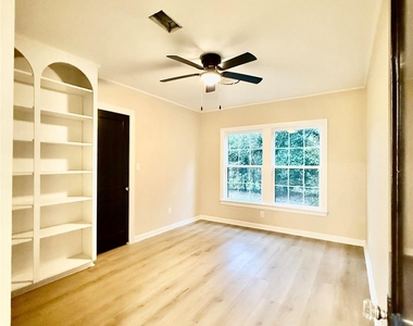 300 Dunnam Avenue - Photo Thumbnail 20
