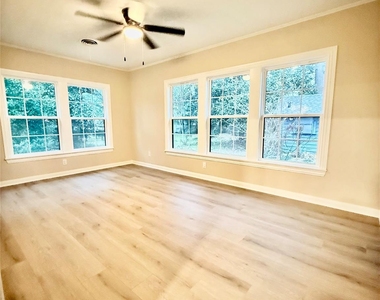 300 Dunnam Avenue - Photo Thumbnail 23
