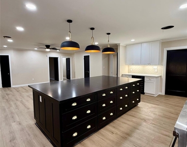 300 Dunnam Avenue - Photo Thumbnail 13