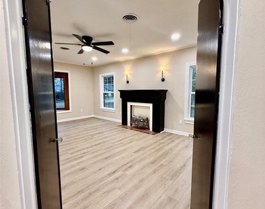 300 Dunnam Avenue - Photo Thumbnail 8