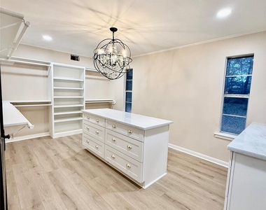 300 Dunnam Avenue - Photo Thumbnail 18