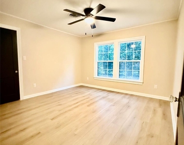 300 Dunnam Avenue - Photo Thumbnail 22