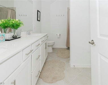 15275 Green Acre Avenue - Photo Thumbnail 22