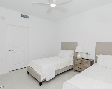 15285 Green Acre Avenue - Photo Thumbnail 25