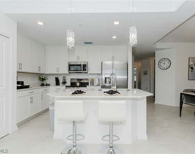 15285 Green Acre Avenue - Photo Thumbnail 3