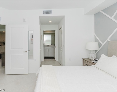 15285 Green Acre Avenue - Photo Thumbnail 11