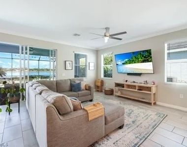 16315 Bonita Landing Circle - Photo Thumbnail 11