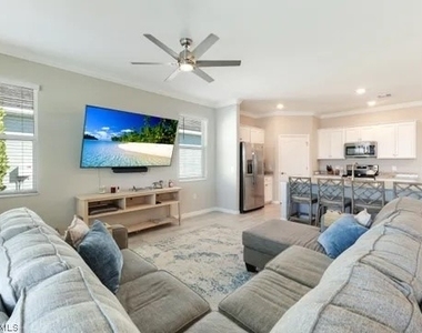 16315 Bonita Landing Circle - Photo Thumbnail 10