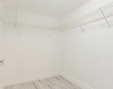 1392 Churchill Circle - Photo Thumbnail 11