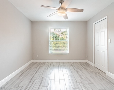1392 Churchill Circle - Photo Thumbnail 12