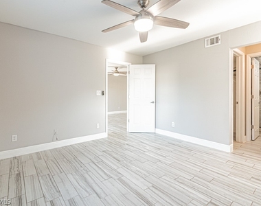 1392 Churchill Circle - Photo Thumbnail 8