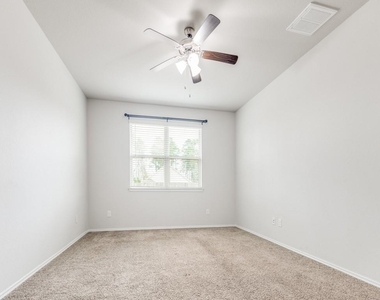 14214 Glacier Bay Court - Photo Thumbnail 12