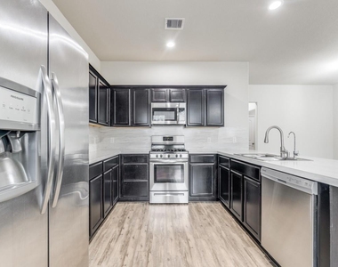 14214 Glacier Bay Court - Photo Thumbnail 10