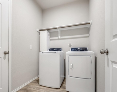 14214 Glacier Bay Court - Photo Thumbnail 19