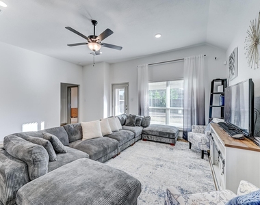 204 Shoreview Drive - Photo Thumbnail 20