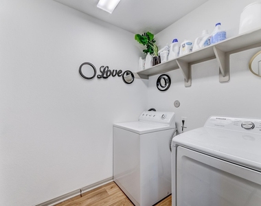 204 Shoreview Drive - Photo Thumbnail 39