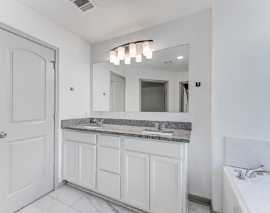 204 Shoreview Drive - Photo Thumbnail 30