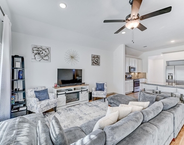 204 Shoreview Drive - Photo Thumbnail 24