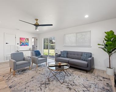 6104 Reicher Drive - Photo Thumbnail 7