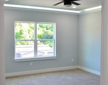 1839 Dewalt Street - Photo Thumbnail 6