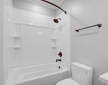 2206 Strand - Photo Thumbnail 14