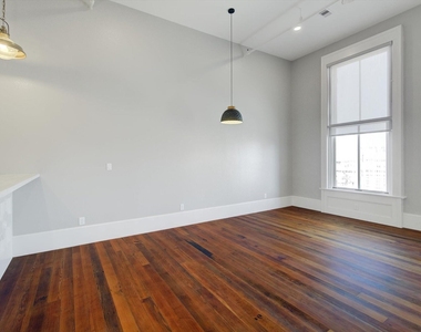 2206 Strand - Photo Thumbnail 10
