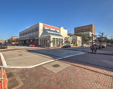 2206 Strand - Photo Thumbnail 31