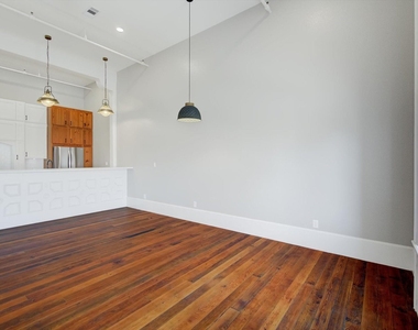2206 Strand - Photo Thumbnail 11