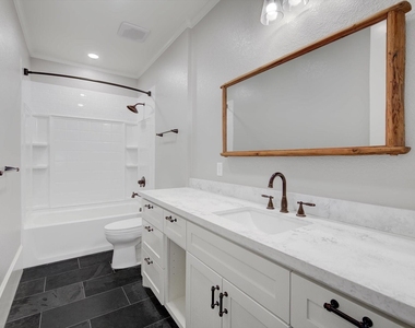 2206 Strand - Photo Thumbnail 12