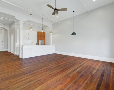 2206 Strand - Photo Thumbnail 7
