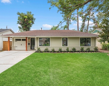 1826 Woodcrest Drive - Photo Thumbnail 4