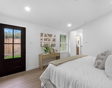 1826 Woodcrest Drive - Photo Thumbnail 11