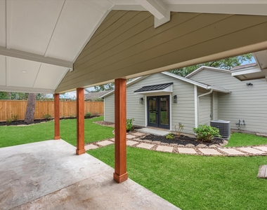 1826 Woodcrest Drive - Photo Thumbnail 20