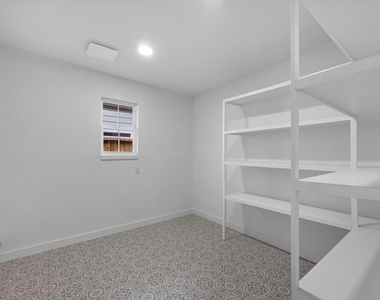 1826 Woodcrest Drive - Photo Thumbnail 8