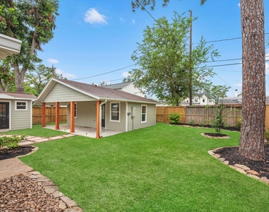 1826 Woodcrest Drive - Photo Thumbnail 21